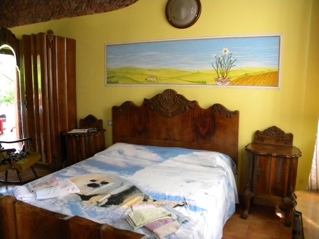 Le Petit Fleur Hotel Bareggio Kamer foto
