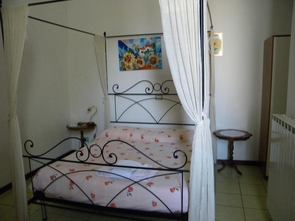 Le Petit Fleur Hotel Bareggio Kamer foto